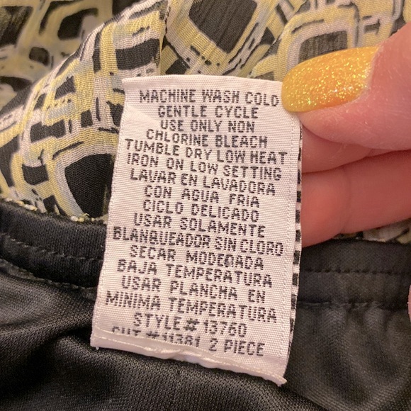 Vintage plus size women’s skirt elastic band waist, pleated mid length size16W - Picture 11 of 11